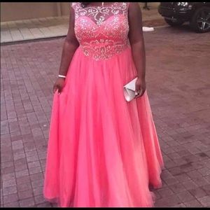 BALL GOWN/ PROM DRESS